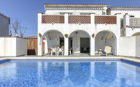 Steffy: Appartement, Zone Résidentielle, Design Urbain, Condominium, Balcon, Hôtel