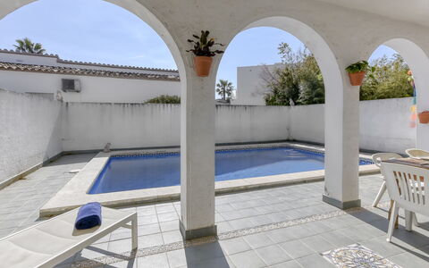 Steffy: Appartement, Zone Résidentielle, Design Urbain, Condominium, Balcon, Hôtel