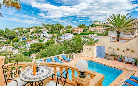 Castillo al Mar: Appartement, Meubles, Zone Résidentielle, Balcon, Condominium, Chaise, Ombre, Recours, Côte, Hôtel
