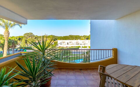 La Recoleta: Appartement, Meubles, Zone Résidentielle, Balcon, Condominium, Chaise, Ombre, Recours, Côte, Hôtel
