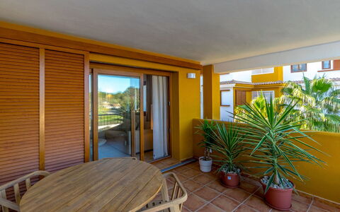 La Recoleta: Appartement, Meubles, Zone Résidentielle, Balcon, Condominium, Chaise, Ombre, Recours, Côte, Hôtel