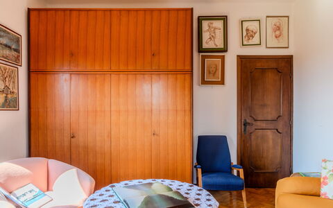 Mariarosa: Appartement, Meubles, Zone Résidentielle, Balcon, Condominium, Chaise, Ombre, Recours, Côte, Hôtel