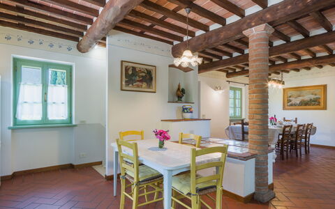 Il Casale: Sol, Plafond, Design Intérieur, Sol, Meubles, Domicile, Pièce, Table Cuisine Et Salle A Manger, Salle À Manger, Chaise