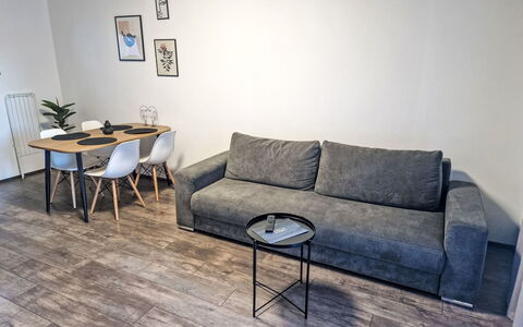 Lakeview Luxury Lodge & Garden: Sol, Meubles, Sol, Bois, Canapé, Design Intérieur, Parquet, Pièce, Appartement, Salon