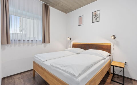 Lakeview Luxury Lodge & Garden: Design Intérieur, Plafond, Cadre De Lit, Pièce, Chambre, Lit, Dur, Tache De Bois, Literie, Planche