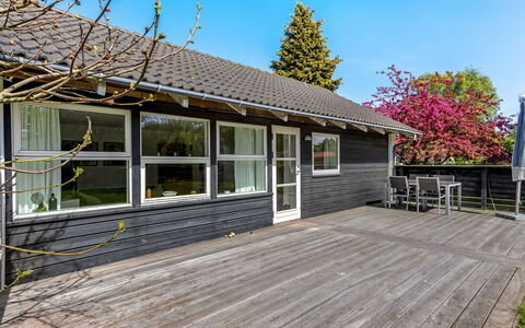 Prohor - 150M from the Sea: Domicile, Chalet, Siding, Dur, Ombre, Planche, Conception, Biens, Porche, Plate-Forme