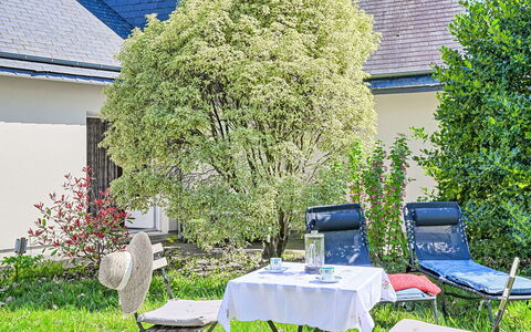Les Châtaigners: Piscine, Composite, Appartement, Condominium, Villa, Aménagement Paysager, Recours, Hôtel, Balcon, Eco Hôtel