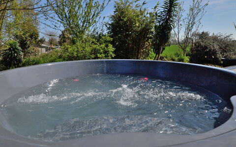 Les Châtaigners: Piscine, Composite, Appartement, Condominium, Villa, Aménagement Paysager, Recours, Hôtel, Balcon, Eco Hôtel