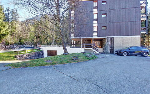 Résidence les Tines: Piscine, Composite, Appartement, Condominium, Villa, Aménagement Paysager, Recours, Hôtel, Balcon, Eco Hôtel
