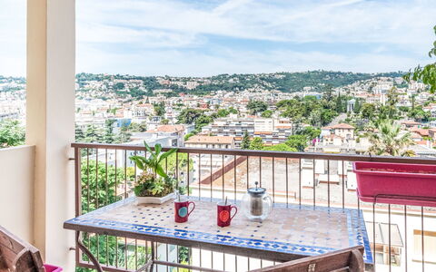 L'Helios: Piscine, Composite, Appartement, Condominium, Villa, Aménagement Paysager, Recours, Hôtel, Balcon, Eco Hôtel