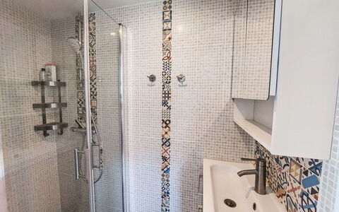 Charme de Banastère: Salle De Bains, Luminaire Plomberie, Sol, Design Intérieur, Sol, Plomberie, Tuile, Mosaïque, Composite, Pièce