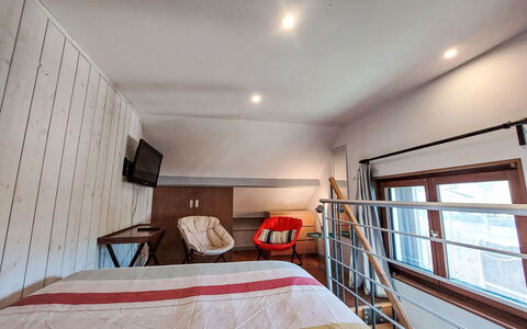 Charme de Banastère: Design Intérieur, Bois, Sol, Sol, Meubles, Plafond, Chambre, Pièce, Éclairage, Lit