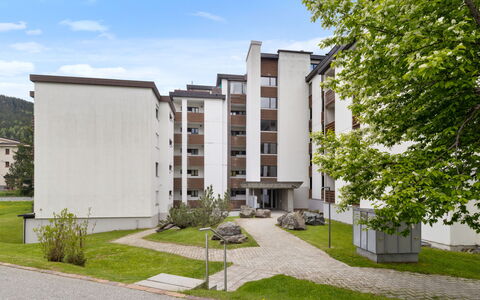 Davos 690: Zone Résidentielle, Architecture, Appartement, Domicile, Condominium, Biens, Cour, Balcon