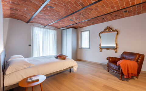 Cascina Luscai: Mur, Design Intérieur, Bois, Sol, Plafond, Sol, Chambre, Meubles, Parquet, Lit