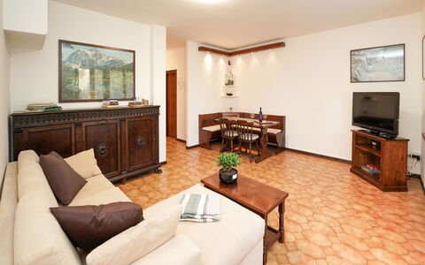 Re.ri: Meubles, Design Intérieur, Sol, Canapé, Sol, Pièce, Bois, Plafond, Salon, Table