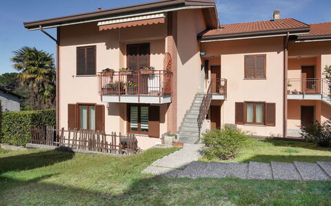 Casa Rigo: Bâtiment, Fenêtre, Zone Résidentielle, Maison, Domicile, Façade, Architecture, Porte, Balcon, Établissements Humains
