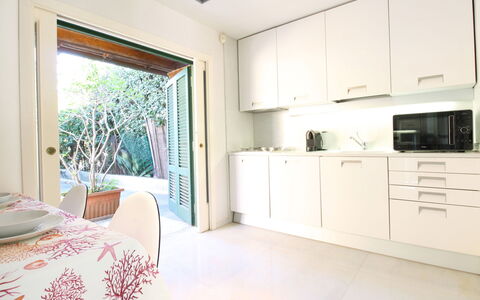 Villino Sonia: Sol, Bois, Design Intérieur, Sol, Meubles, Cuisine, Domicile, Comptoir, Plafond, Pièce