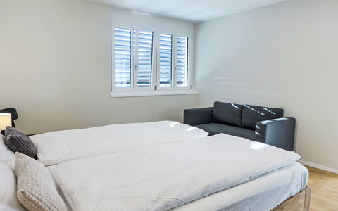 Huus Chloster, Apt Niesen: Lit, Chambre, Design Intérieur, Meubles, Bois, Sol, Sol, Literie, Drap De Lit, Plafond