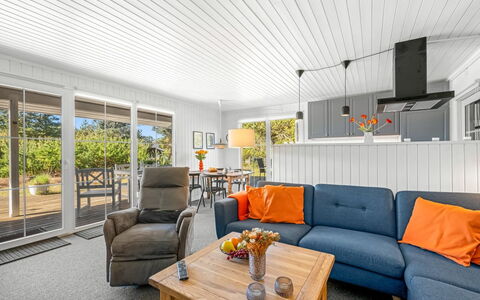 Brodde - 300M from the Sea: Meubles, Design Intérieur, Sol, Bois, Plafond, Canapé, Sol, Table, Parquet, Salon