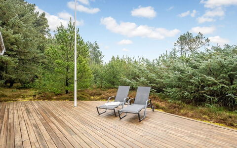 Brodde - 300M from the Sea: Bleu, Piscine, Meubles, Mobilier De Jardin, Recours, Chaise, Ombre, Eco Hôtel, Pot De Fleur