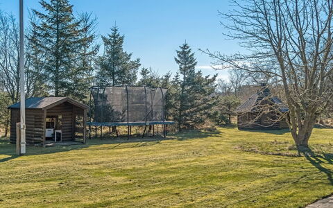 Thorvor - 400M from the Sea: Herbe, Arbre, Lot Terre, Paysage, Plaine, Zone Rurale, Batiments Jardin, Cabanon, Chalet, Pelouse