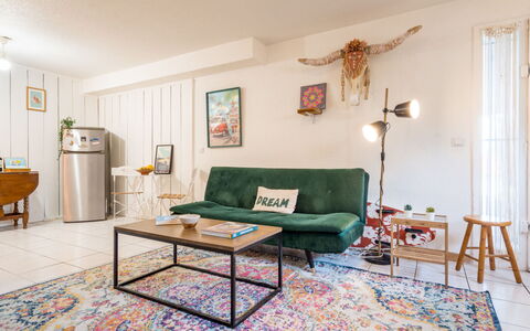Long Beach: Meubles, Bois, Design Intérieur, Cabinetry, Cuisine, Sol, Comptoir, Placard, Pièce, Tache De Bois