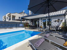 Villa Mira