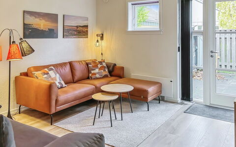 Felicia - 200M from the Sea: Canapé, Sol, Bois, Design Intérieur, Salon, Sol, Meubles, Domicile, Parquet