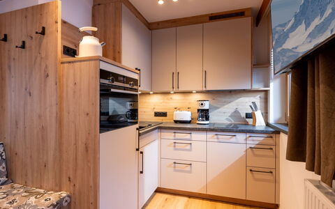 Niederau 26: Bois, Cuisine, Meubles, Comptoir, Principaux Appliance, Design Intérieur, Cabinetry, Appareil De Cuisine, Pièce, Évier