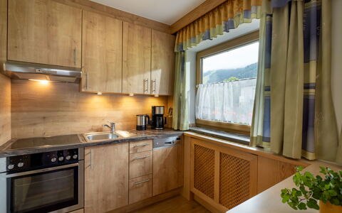 Niederau 26: Design Intérieur, Bois, Cuisine, Meubles, Cabinetry, Sol, Pièce, Plafond, Sol, Comptoir