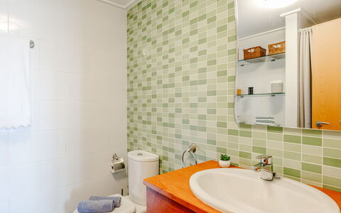 Las Dunas Oliva Nova: Salle De Bains, Luminaire Plomberie, Sol, Design Intérieur, Sol, Lavabo, Plomberie, Toilette, Tuile, Plafond