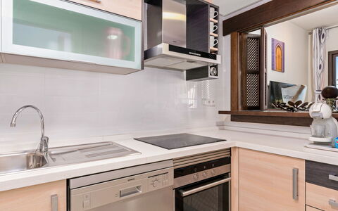 Cerro del Sol 6: Cuisine, Comptoir, Cabinetry, Appareil De Cuisine, Principaux Appliance, Design Intérieur, Meubles, Bois, Luminaire Plomberie, Domicile