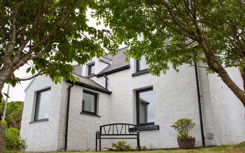 Galtrigill: Zone Résidentielle, Arbuste, Toit, Domicile, Chalet, Allée, Biens, Siding, Aménagement Paysager, Cour