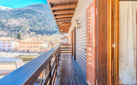 La Meridiana: Zone Résidentielle, Arbuste, Toit, Domicile, Chalet, Allée, Biens, Siding, Aménagement Paysager, Cour