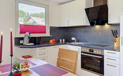 Blackforest Birdnest: Cuisine, Appareil De Cuisine, Comptoir, Meubles, Sol, Design Intérieur, Bois, Principaux Appliance, Cabinetry, Domicile