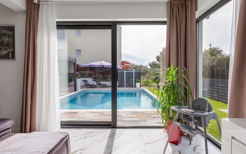 Giny: Piscine, Design Intérieur, Meubles, Sol, Domicile, Sol, Composite, Recours, Mobilier De Jardin, Ombre