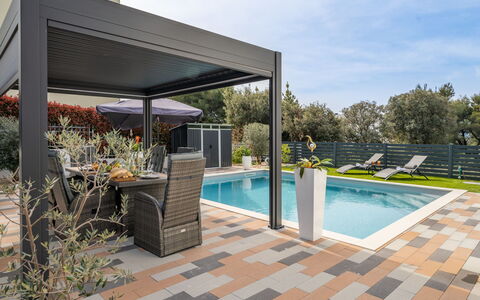Giny: Mobilier De Jardin, Ombre, Piscine, Patio, Chaise, Structure En Plein Air, Pergola, Recours, Eco Hôtel, Jardin