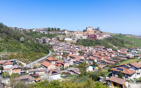 Stordita: Bâtiment, Zone Résidentielle, Toit, Maison, Ville, Quartier, Paysage, Banlieue, Zone Rurale, Colline