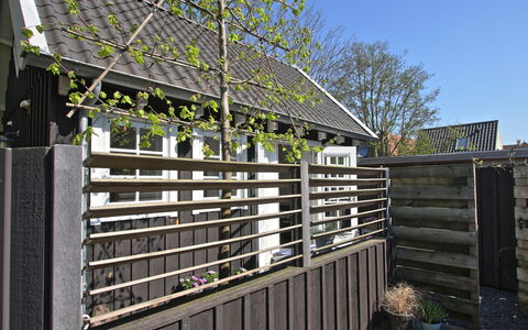 Residence Domburg: Bois, Clôture, Composite, Siding, Accueil Escrime, Métal, Porte, Dur, Balcon, Planche