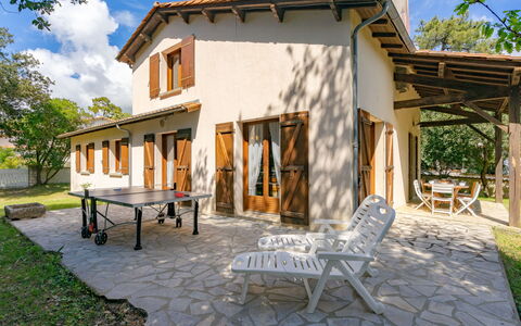 Les 2 Plages: Bâtiment, Maison, Domicile, Porte, Chalet, Zone Résidentielle, Porche, Établissements Humains, Biens, Ferme