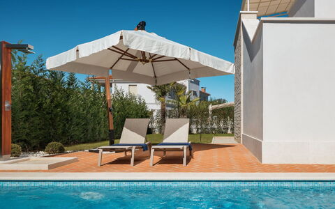 Adele: Parapluie, Mobilier De Jardin, Meubles, Piscine, Ombre, Chaise, Recours, Balancelle, Tableau De Plein Air, Eco Hôtel