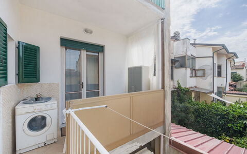 Appartamento la Conchiglia: Sol, Zone Résidentielle, Sol, Domicile, Appartement, Balcon, Balustrade, Daylighting, Aluminium, Plante D'Appartement