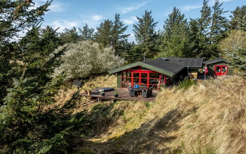 Nimrod - 800M from the Sea: Arbuste, Chalet, Pente, Cabane En Rondins, Batiments Jardin, Mélèze, Cabane, Cabanon, Famille Pine