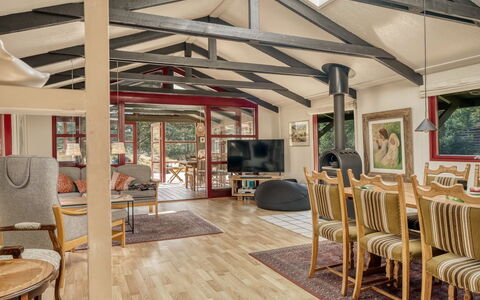 Nimrod - 800M from the Sea: Bois, Plafond, Design Intérieur, Sol, Sol, Meubles, Canapé, Salon, Parquet, Pièce