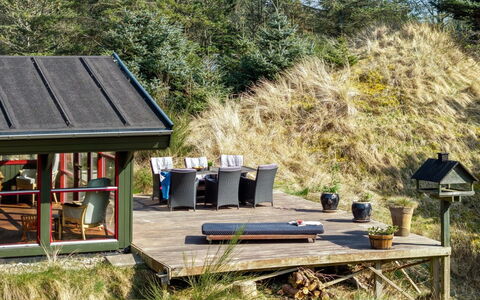 Nimrod - 800M from the Sea: Chalet, Toit, Zone Rurale, Mobilier De Jardin, Batiments Jardin, Jardin, Tableau De Plein Air, Cabanon, Dur, Structure En Plein Air