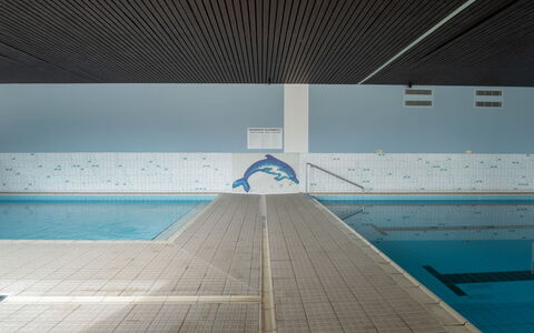 Cosy @ the Beach Studio with Pool: Sol, Sol, Composite, Plafond, Piscine, Daylighting, Salle, Centre De Loisirs, Tuile