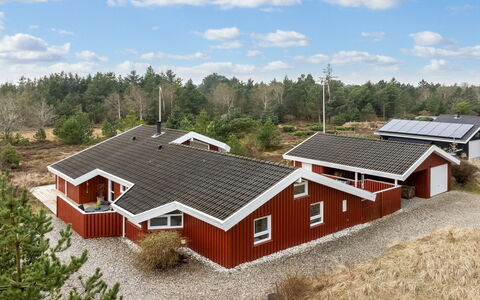 Gunborg - 2.5Km from the Sea: Toit, Maison, Domicile, Chalet, Siding, Biens, Allée, Batiments Jardin, Cour, Cabanon