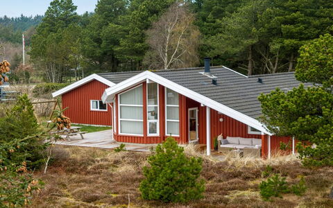 Gunborg - 2.5Km from the Sea: Toit, Maison, Domicile, Chalet, Siding, Biens, Allée, Batiments Jardin, Cour, Cabanon
