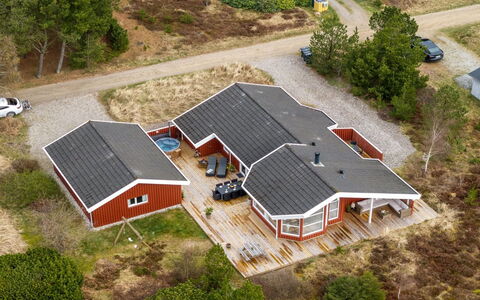 Gunborg - 2.5Km from the Sea: Toit, Maison, Domicile, Chalet, Siding, Biens, Allée, Batiments Jardin, Cour, Cabanon