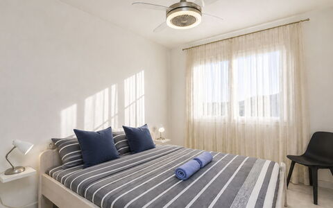 Country Club Family: Design Intérieur, Meubles, Luminaire, Plafond, Chambre, Sol, Bois, Lit, Sol, Éclairage